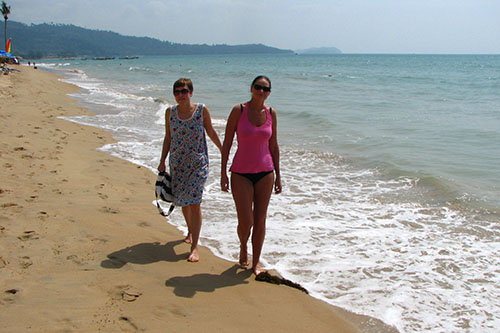 Eva & Tina på strandpromenix